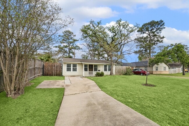 Building Photo - 1062 W 41st St