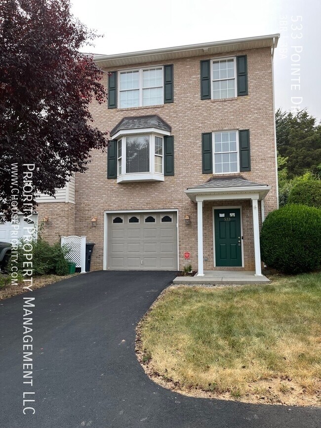 Spacious 3 Bedroom, 2.5 Bathroom Duplex 533 Pointe Dr Harrisonburg VA