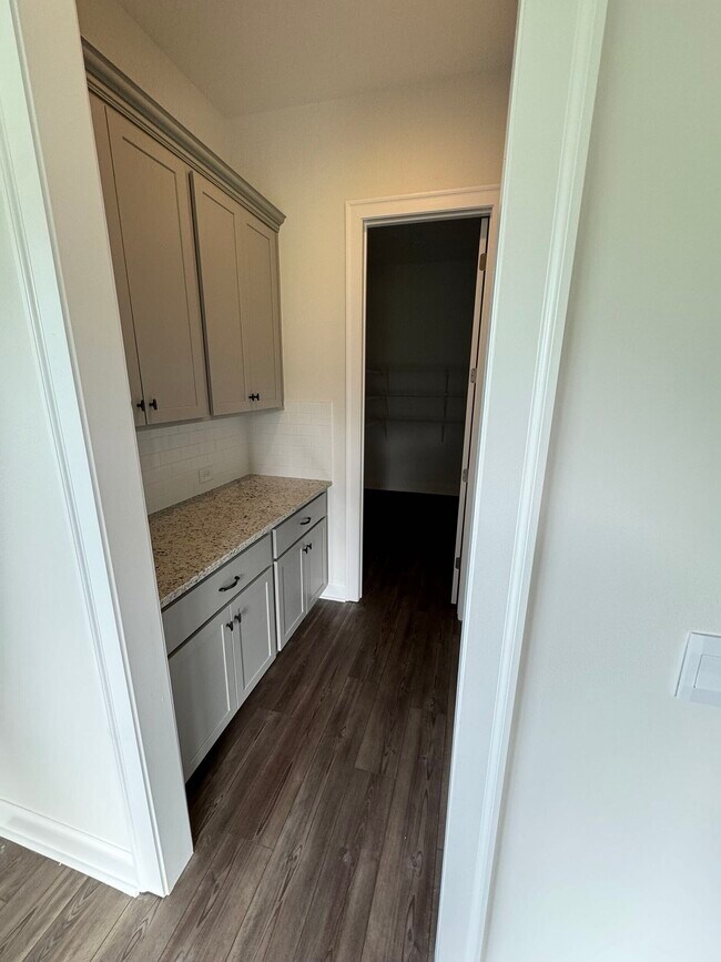 Building Photo - 432 Setter Trail