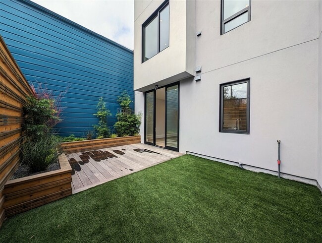 Building Photo - 2709 23rd St