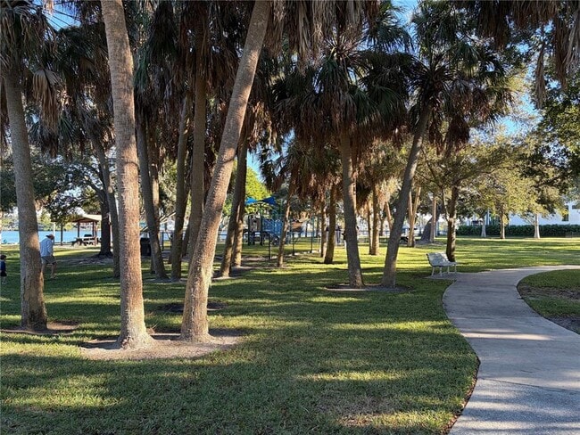 Building Photo - 5519 Commonwealth Ave N