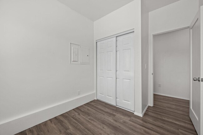 Building Photo - 6467 Cleo St