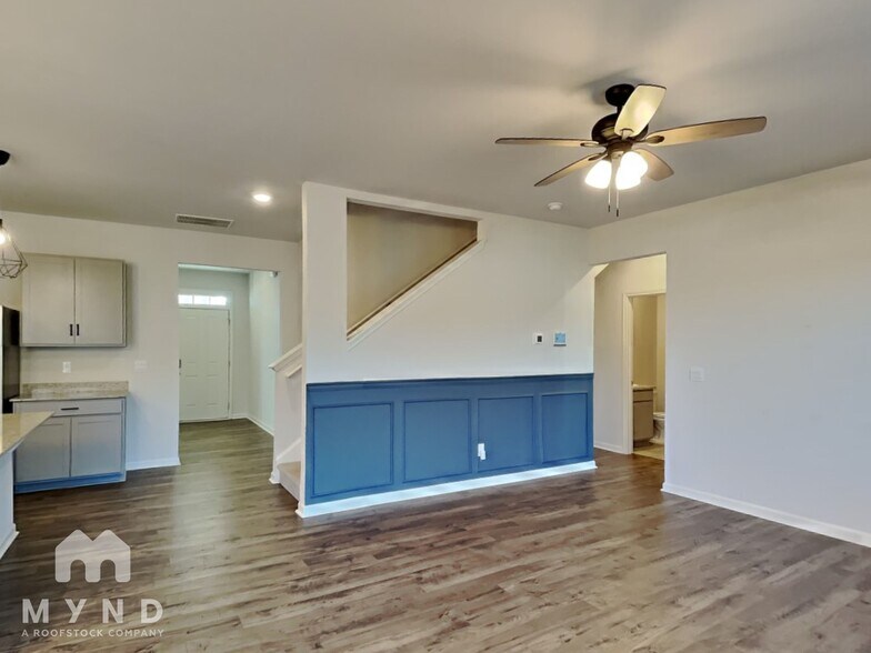 Building Photo - 8286 Middlebrook Dr