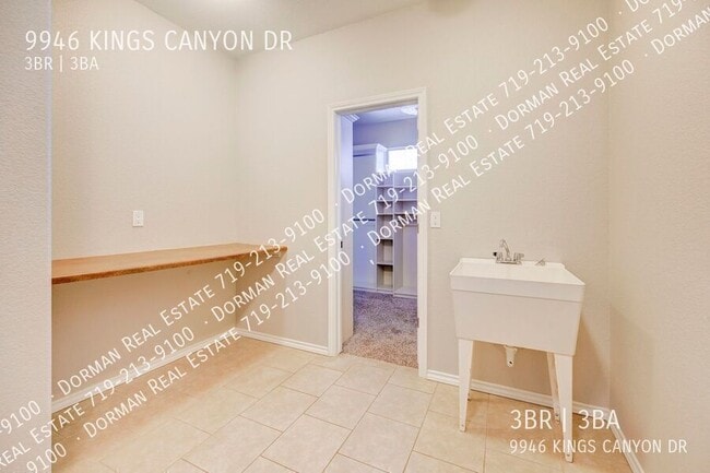 Building Photo - 9946 Kings Canyon Dr