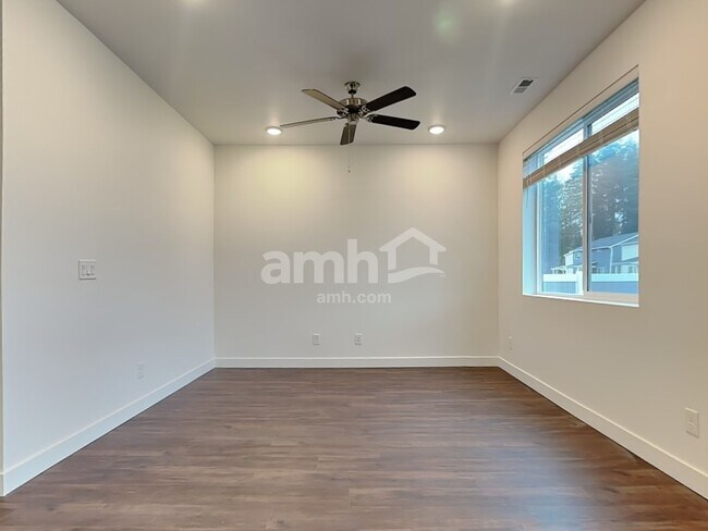 Building Photo - 7742 Brenden St SW
