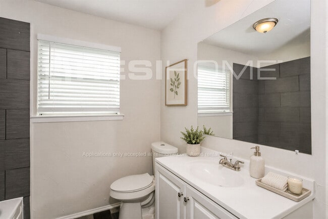 Building Photo - 3051 Shane Dr