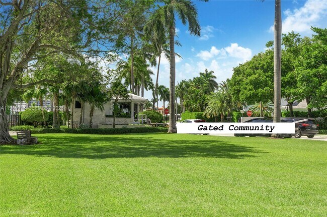 Building Photo - 52 Camden Dr