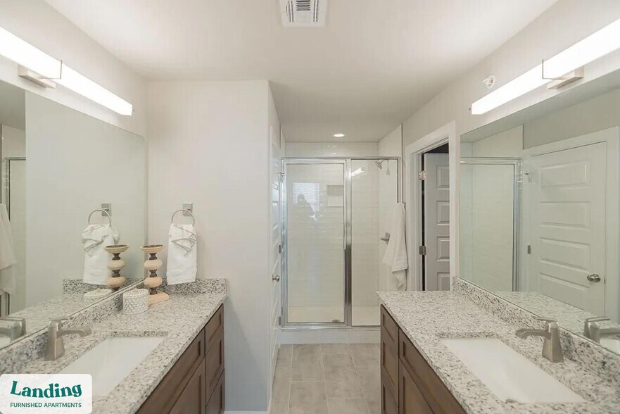 Building Photo - 3401 Redbud Ln