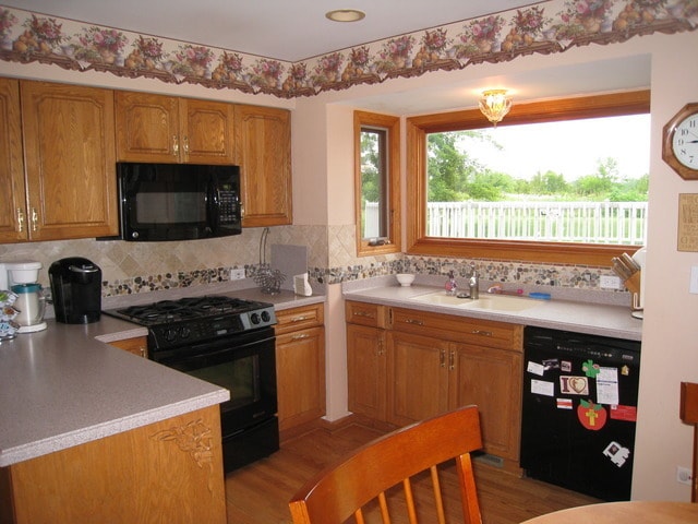 Building Photo - 706 North Point Dr