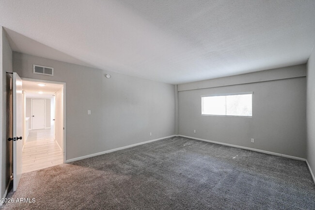 Building Photo - 351 E Thomas Rd