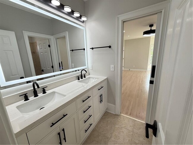 Building Photo - 1660 Briergate Dr