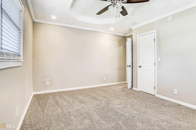 Building Photo - 2188 Glendale Dr