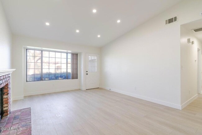 Building Photo - 514 E Ave J 9