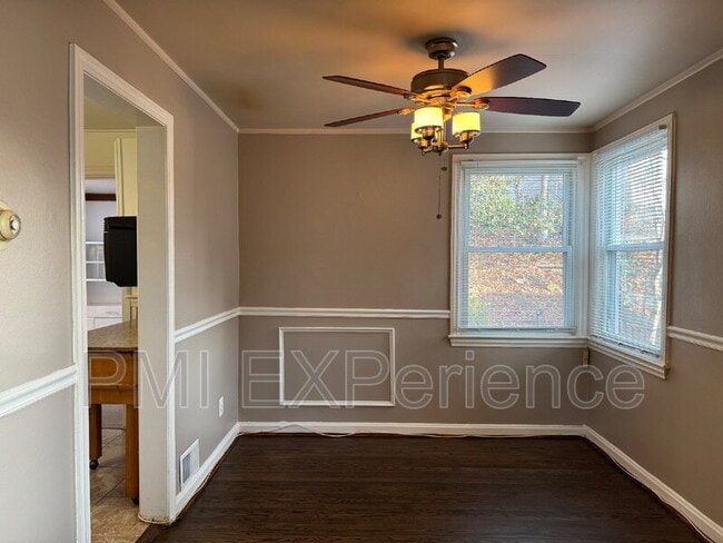 Building Photo - 2204 Ramblewood Dr