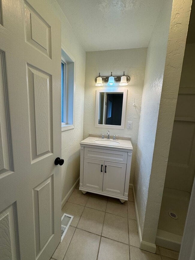 Building Photo - Winston 3 bedroom 2 bath with large storage shed and carport