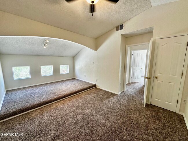 Building Photo - 12277 Red Sun Dr