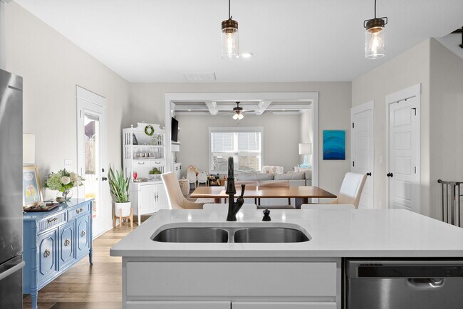 Building Photo - 331 Bluebriar Trace
