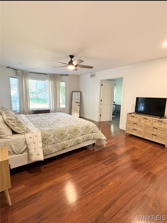 Building Photo - 6035 Whitegate Crossing