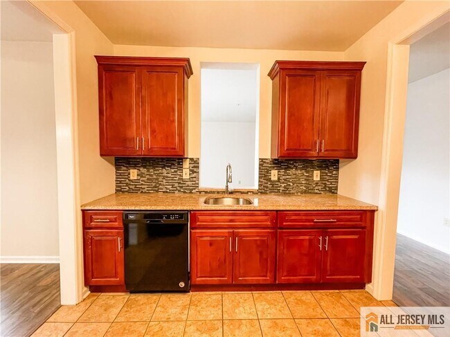 Building Photo - 105 Regency Pl