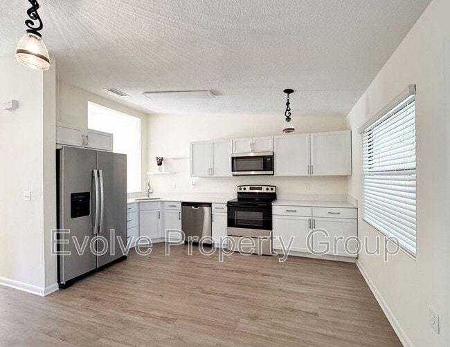 Building Photo - 10 Bren Mar Ln