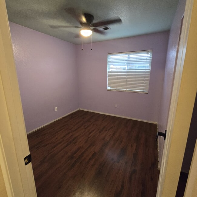 Building Photo - 2219 Camino Dr