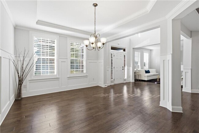 Building Photo - 2530 Maple Ridge Ln
