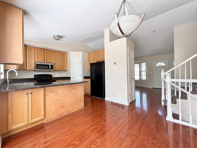 Building Photo - Awesome Salt Lake Home Near Airport!