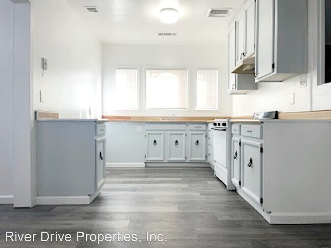 Building Photo - 3 br, 2 bath House - 530 N. Auburn Street