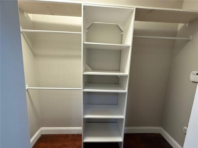 Building Photo - 8324 Cohn St