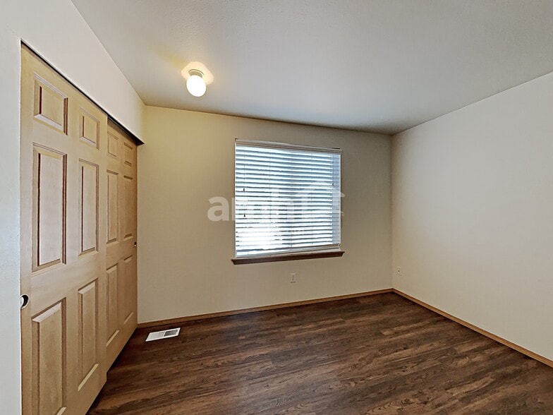 Building Photo - 2808 6th St SE