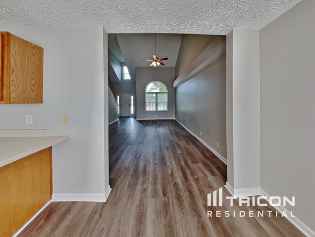 Building Photo - 2819 Elijah Dr