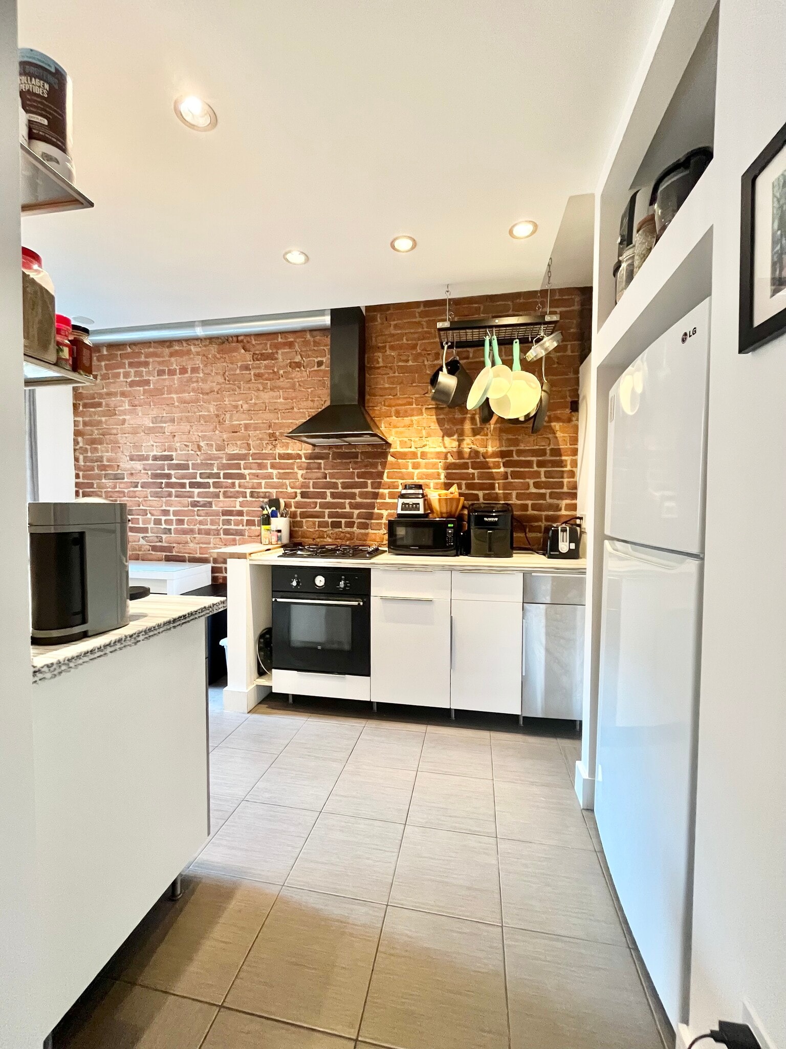 Building Photo - 5 Braemore Rd