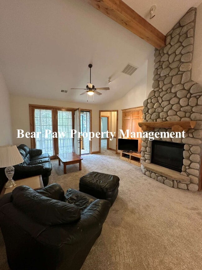 Building Photo - Charming 2-Bed, 2-Bath Condo Retreat in North Evergreen!