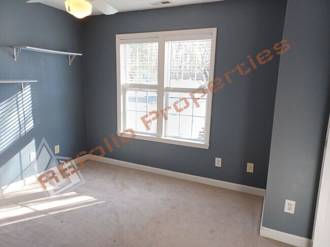 Building Photo - Beautiful 3 Bedroom Home w/a Bonus Room + Semi-furnished Basement in a 1 acre lot @ Hideaway Esta...