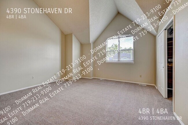 Building Photo - 4390 Stonehaven Dr