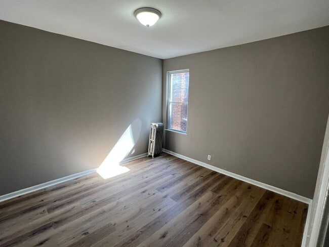 Building Photo - Huge 3 Bedroom with a FINISHED Basement!