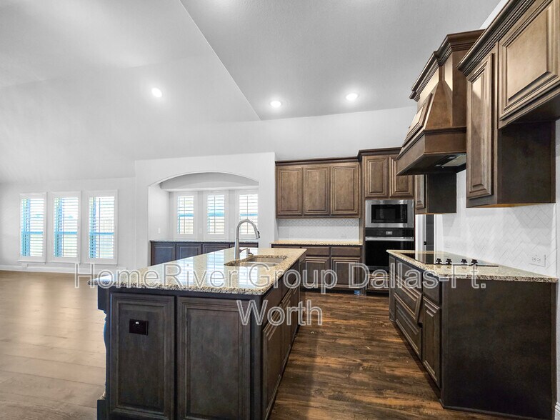 Building Photo - 6317 Dartford Dr