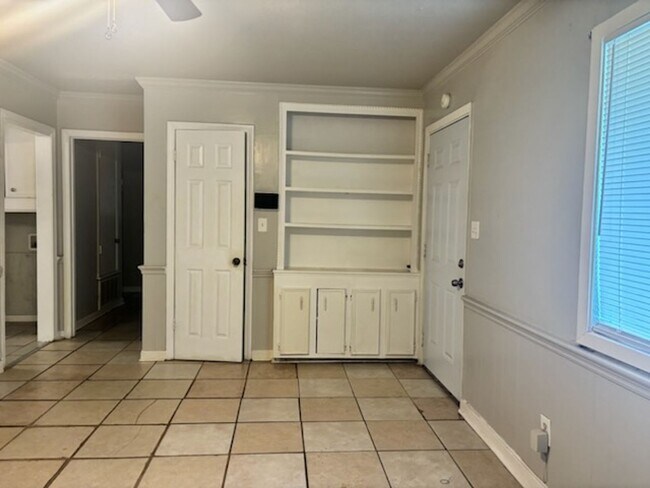 Building Photo - 1554 Dianne Dr