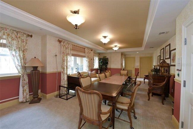 Building Photo - Annual UNfurnished 2/2 condo on top floor ...