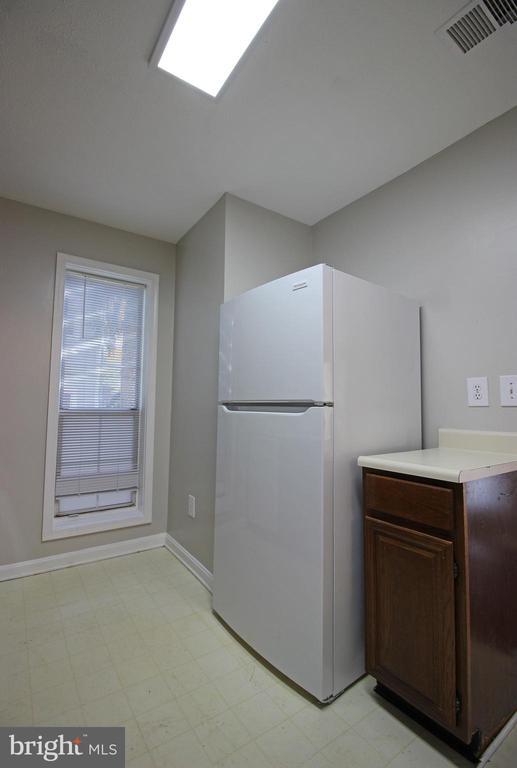 Primary Photo - 10182 Oakton Terrace Rd