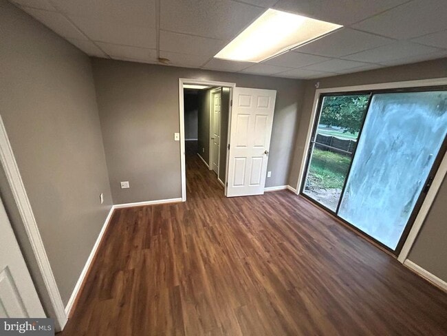 Building Photo - 15723 Edgewood Dr