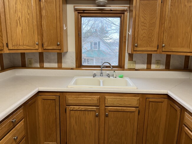 Kitchen - 505 E Ohio Ave