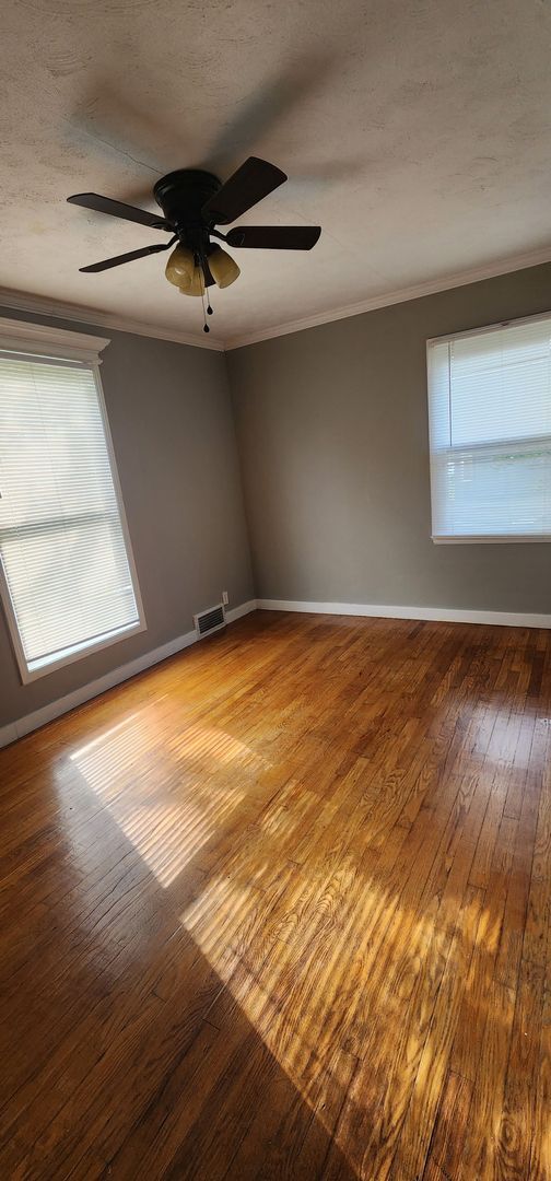 Building Photo - Charming 2-bedroom, 1-bathroom home located in the heart of Kansas City, MO