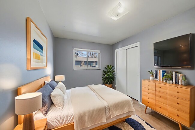 Building Photo - 6235 E Mexico Ave