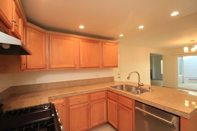 Building Photo - 6356 Swallow St