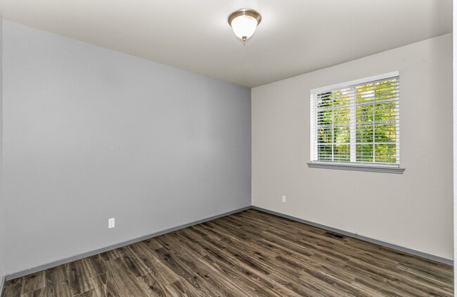 Building Photo - 2132 87th Ave SE