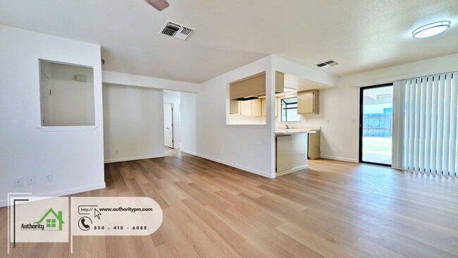 Building Photo - 1027 Goodview Way