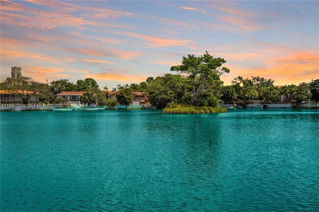 Building Photo - 425 NE 103rd St