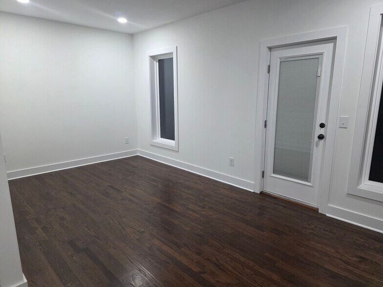 Front Entry - 2715 Delaware Ave