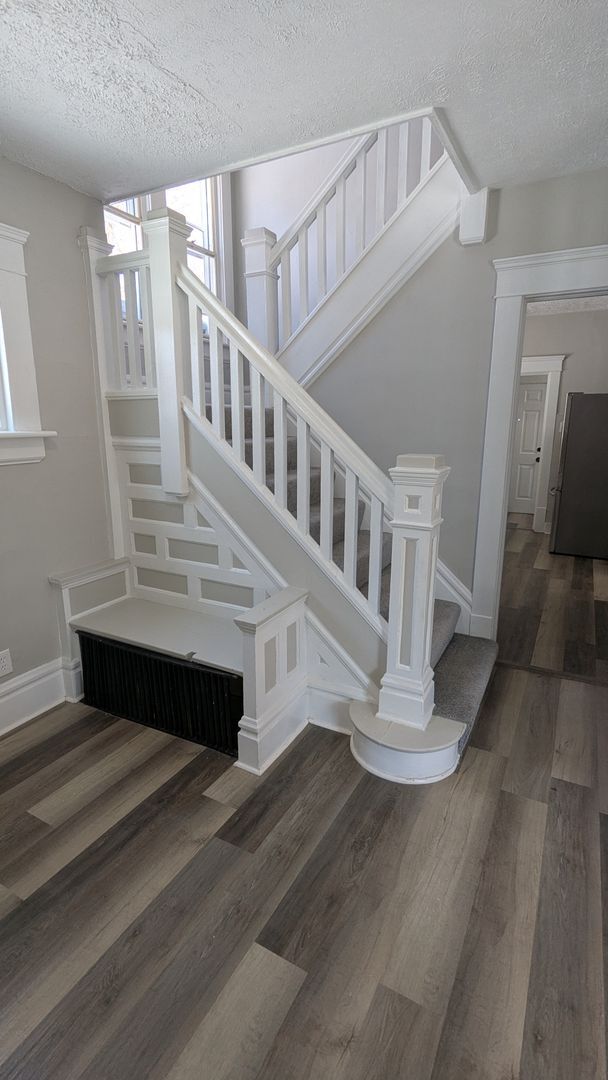 Building Photo - Welcome to this newly renovated, 3-bedroom home located in the heart of Akron